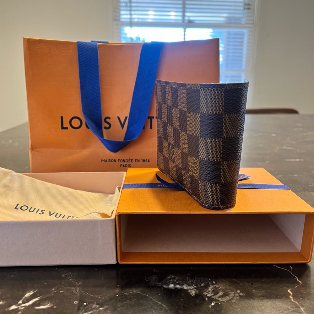 Men’s Louis Vuitton Wallet Damier Ebene- Brand New